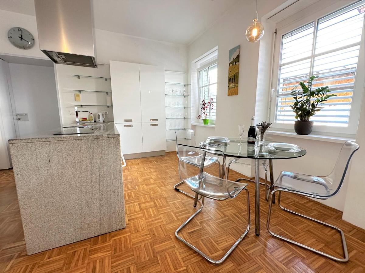 Charming Starry Night Apartment Ljubljana Bagian luar foto