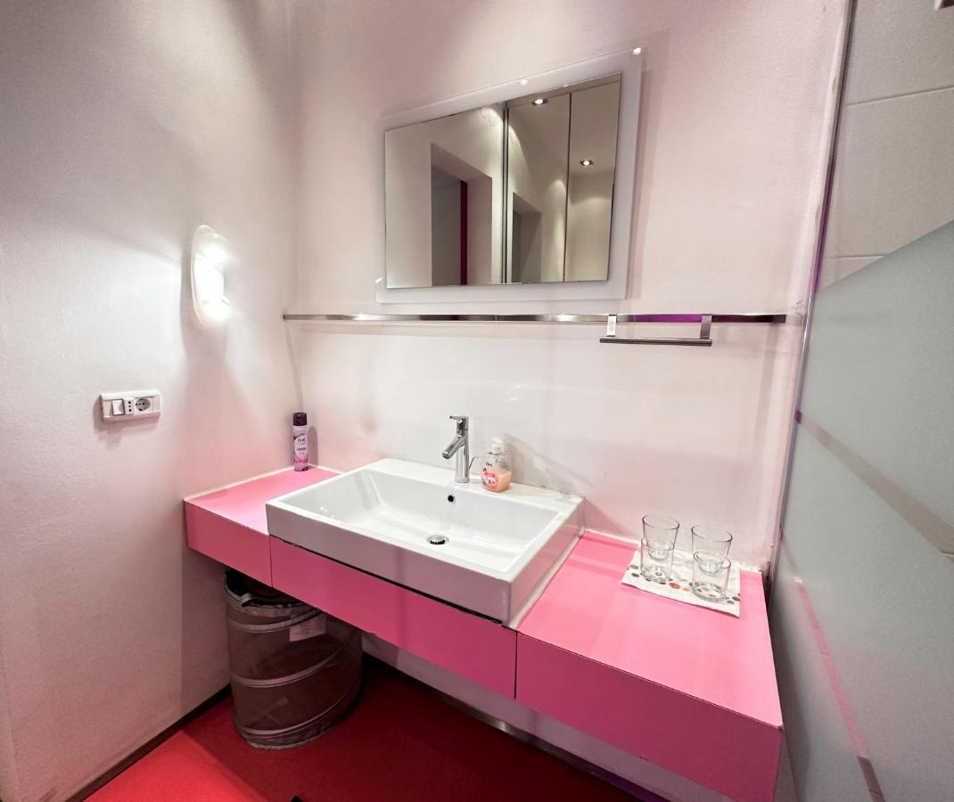 Charming Starry Night Apartment Ljubljana Bagian luar foto